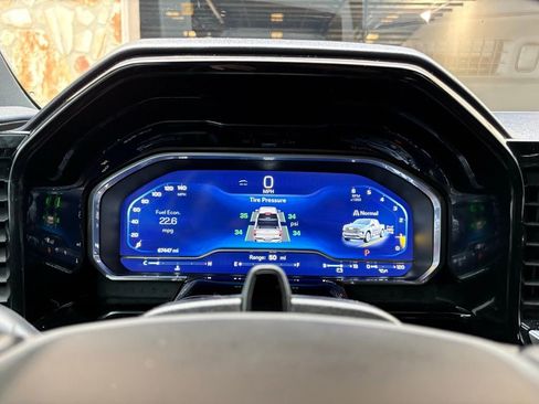 Used 2022 Chevrolet Silverado 1500 High Country w/ Technology Package image 34