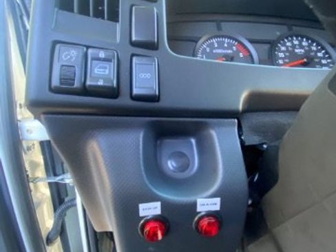 Used 2024 Isuzu NPR image 21