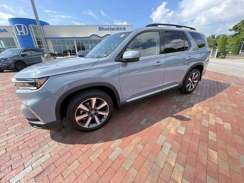 Certified 2025 Honda Pilot Elite image 28