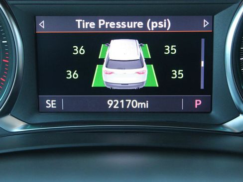 Used 2022 Chevrolet Traverse LT image 22