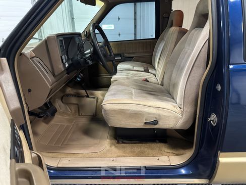 Used 1993 Chevrolet Silverado 3500 4x4 Extended Cab image 33