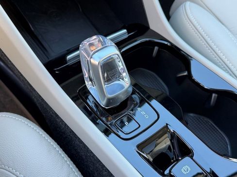 Certified 2023 Volvo XC40 B5 Plus w/ Protection Package Premier image 25