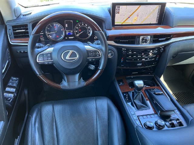 Used 2019 Lexus LX 570 4WD w/ Luxury Package image 9
