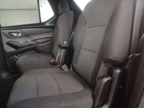 Used 2023 Chevrolet Traverse LT FWD image 11