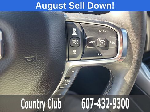 Used 2025 RAM 1500 Laramie AWD/4WD image 18