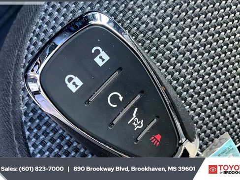 Used 2023 Chevrolet Traverse LT w/ LPO, Floor Liner Package image 9