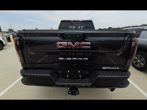 Used 2026 GMC Sierra 2500 AT4X AWD/4WD image 4