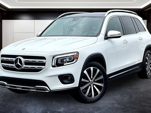 Used 2022 Mercedes-Benz GLB 250 4MATIC image 3