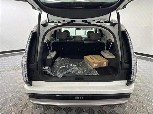 New 2026 Hyundai Ioniq 9 SEL image 19