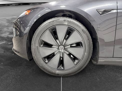 Used 2025 Tesla Model 3 Long Range AWD/4WD image 29