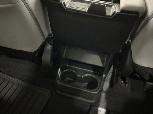 Used 2025 Toyota Sienna LE image 25