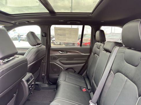 New 2026 Jeep Grand Cherokee Limited Reserve AWD/4WD image 33