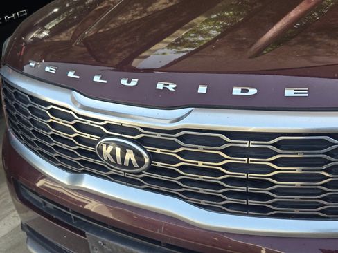 Used 2021 Kia Telluride EX w/ EX Premium Package AWD/4WD image 4