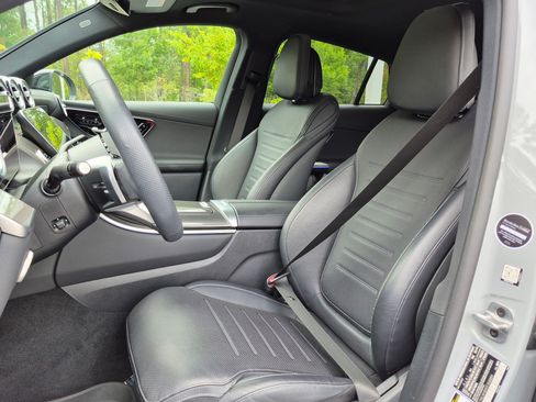 Certified 2025 Mercedes-Benz GLC 300 4MATIC image 16