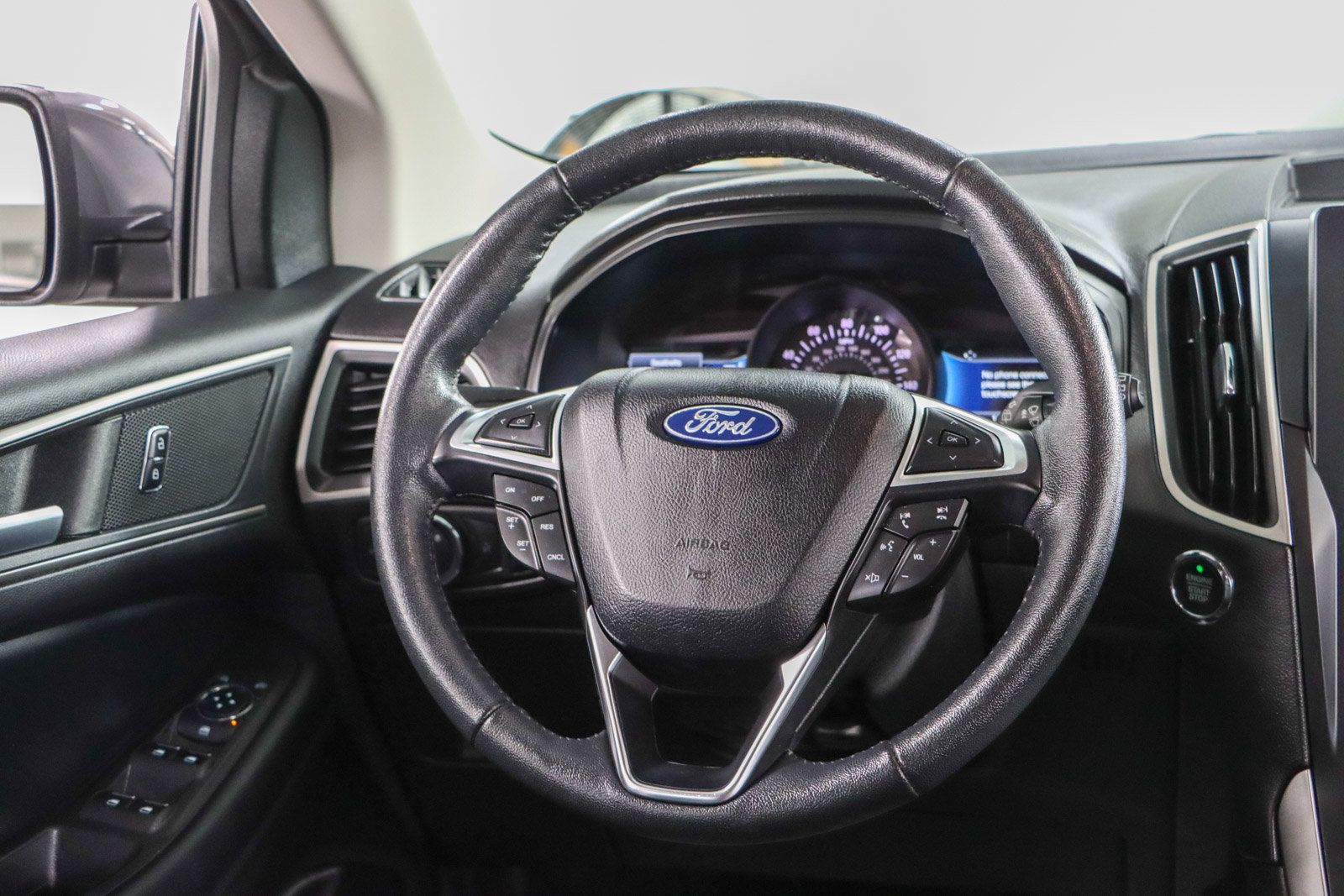 Used 2022 Ford Edge SEL AWD/4WD image 12