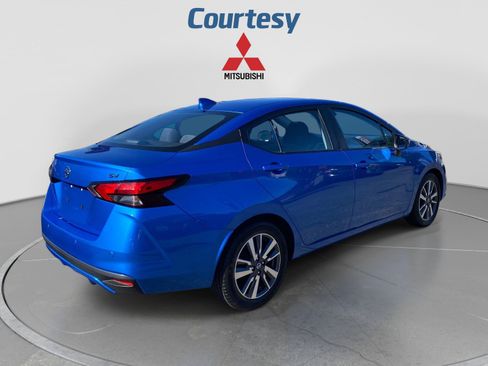 Used 2020 Nissan Versa SV FWD image 5