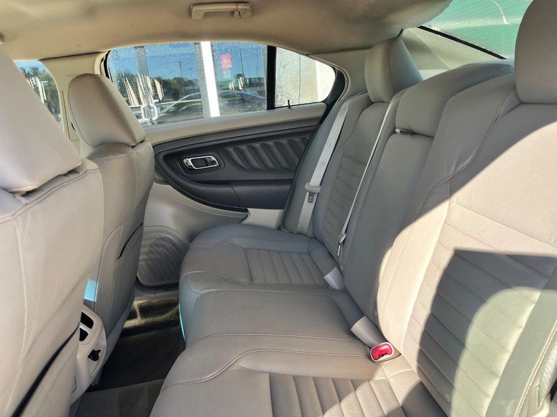 Used 2011 Ford Taurus SE FWD image 15