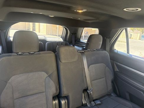 Used 2019 Ford Explorer XLT w/ Equipment Group 201A FWD image 12