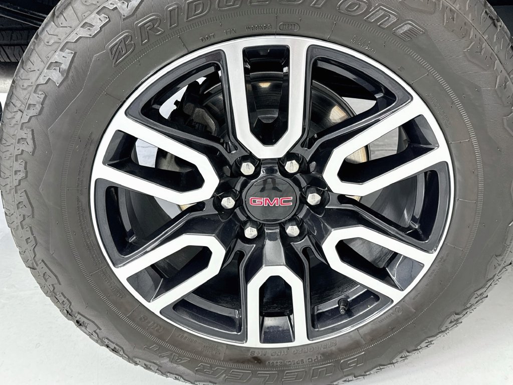 Used 2026 GMC Sierra 1500 AT4 w/ Technology Package AWD/4WD image 32