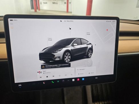 Used 2023 Tesla Model Y Long Range image 21