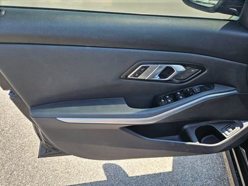 Used 2019 BMW 330i Sedan w/ Convenience Package RWD image 10