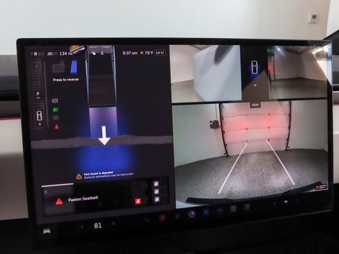 Used 2024 Tesla Cybertruck AWD Crew Cab image 18