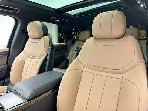 Used 2025 Land Rover Range Rover Sport Dynamic SE image 10
