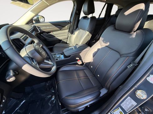 Used 2025 MAZDA CX-50 AWD 2.5 Hybrid w/ Premium Pkg image 10