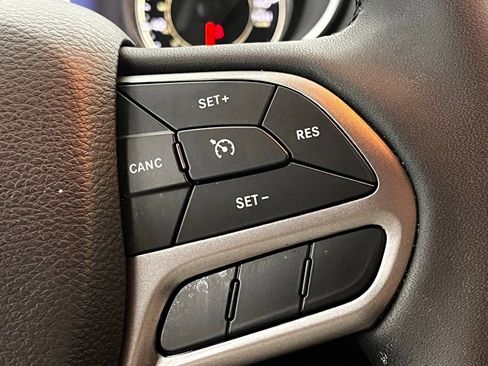 Used 2022 Jeep Cherokee Latitude Lux image 24