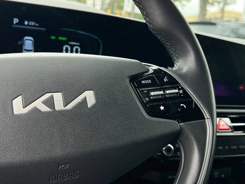 Certified 2023 Kia Niro EX FWD image 21