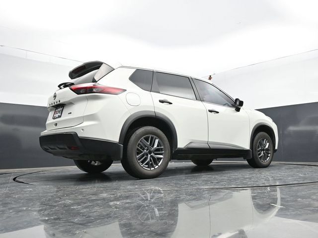 Used 2024 Nissan Rogue S AWD/4WD image 56