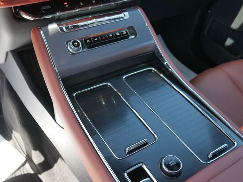 Used 2025 Lincoln Aviator Reserve w/ Illumination Package RWD image 35