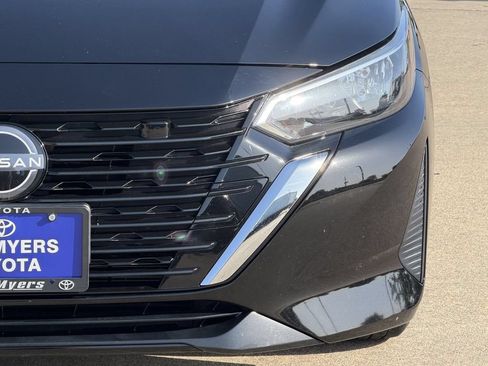 Used 2025 Nissan Sentra SV FWD image 4