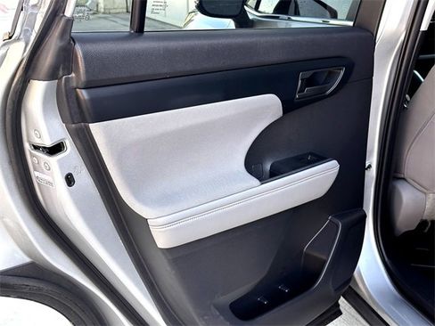 Used 2023 Toyota Highlander LE image 30