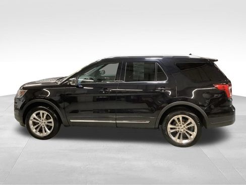 Used 2019 Ford Explorer XLT w/ Equipment Group 202A AWD/4WD image 7