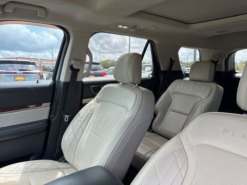 Used 2019 Ford Explorer Platinum AWD/4WD image 23