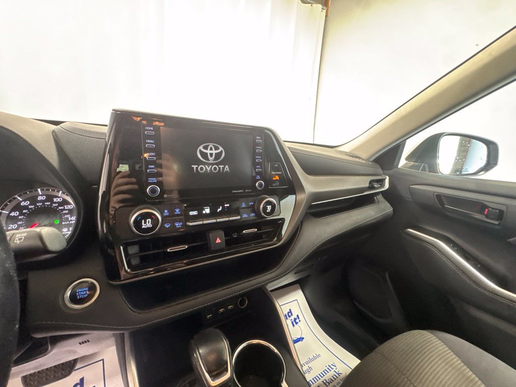 Used 2021 Toyota Highlander LE AWD/4WD image 21