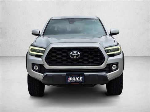 Used 2022 Toyota Tacoma TRD Off-Road w/ Technology Package AWD/4WD image 2