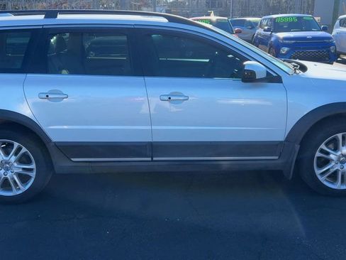 Used 2016 Volvo XC70 T5 Premier w/ Proximity Package image 9