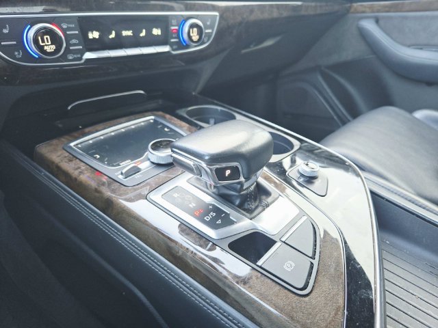 Used 2019 Audi Q7 3.0T Prestige w/ Prestige Package AWD/4WD image 19