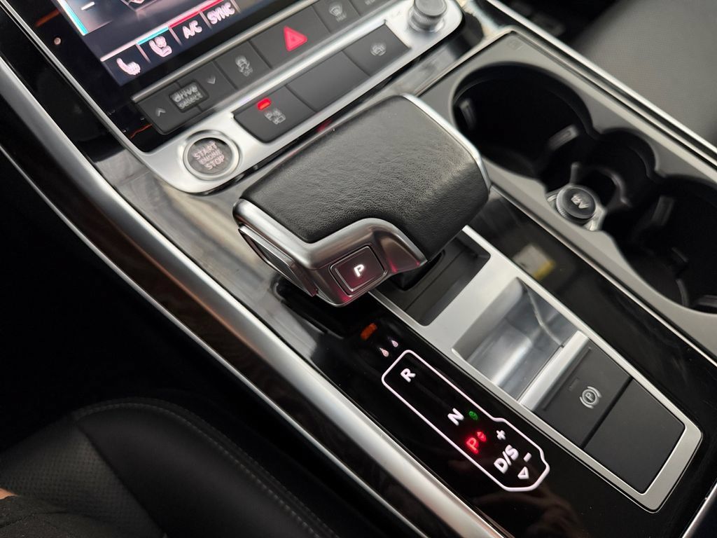 Used 2021 Audi Q8 Premium Plus w/ Premium Plus Package AWD/4WD image 15
