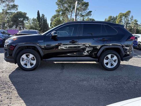 Used 2019 Toyota RAV4 LE image 9