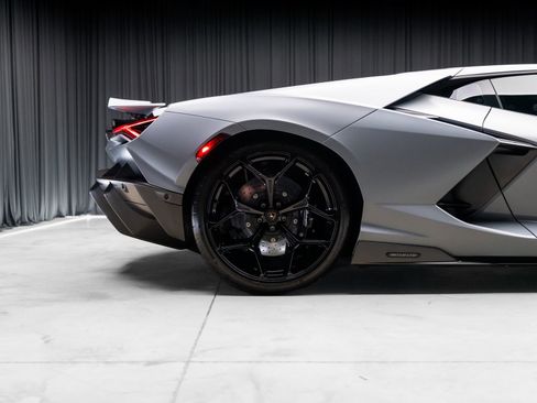 Used 2024 Lamborghini Revuelto AWD/4WD image 39