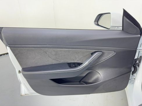 Used 2020 Tesla Model 3 Standard Range Plus image 38