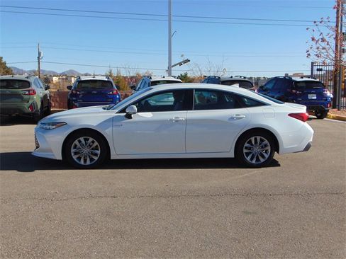 Used 2021 Toyota Avalon XLE image 7
