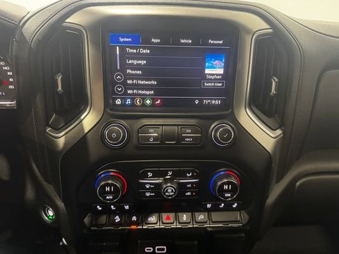 Used 2019 Chevrolet Silverado 1500 LTZ w/ LTZ Convenience Package AWD/4WD image 12