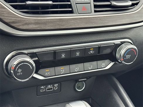 Used 2025 Nissan Altima 2.5 SV image 19