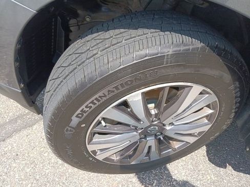 Used 2019 Nissan Pathfinder SV AWD/4WD image 21