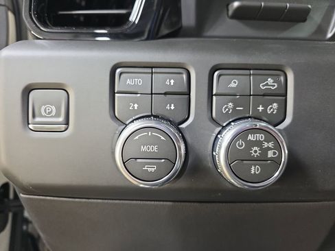 New 2026 GMC Sierra 1500 AT4 w/ AT4 Premium Package AWD/4WD image 24