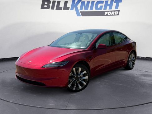 Used 2024 Tesla Model 3 Standard Range RWD image 1